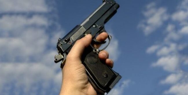 شرطي بطاطا يشهر سلاحه لإيقاف ثلاثيني هدد المواطنين بالسلاح الأبيض