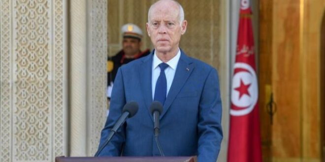 الرئيس التونسي يعزل 57 قاضيا اتهمهم بالفساد والتستر على متهمين في قضايا إرهاب