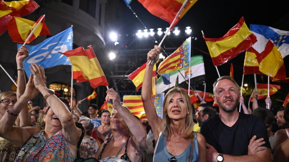 الانتخابات التشريعية في إسبانيا.. النتائج الجزئية تظهر تقدما طفيفا لليمين على حساب الاشتراكيين