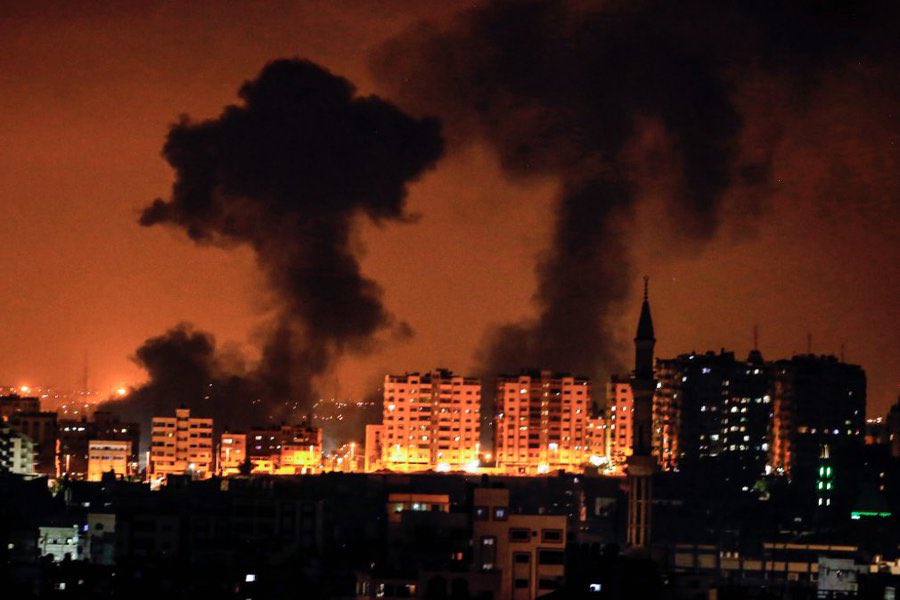 غزة تحترق.. الجيش الإسرائيلي ينفذ أعنف هجوم له على قطاع غزة وأصوات لانفجارت هائلة